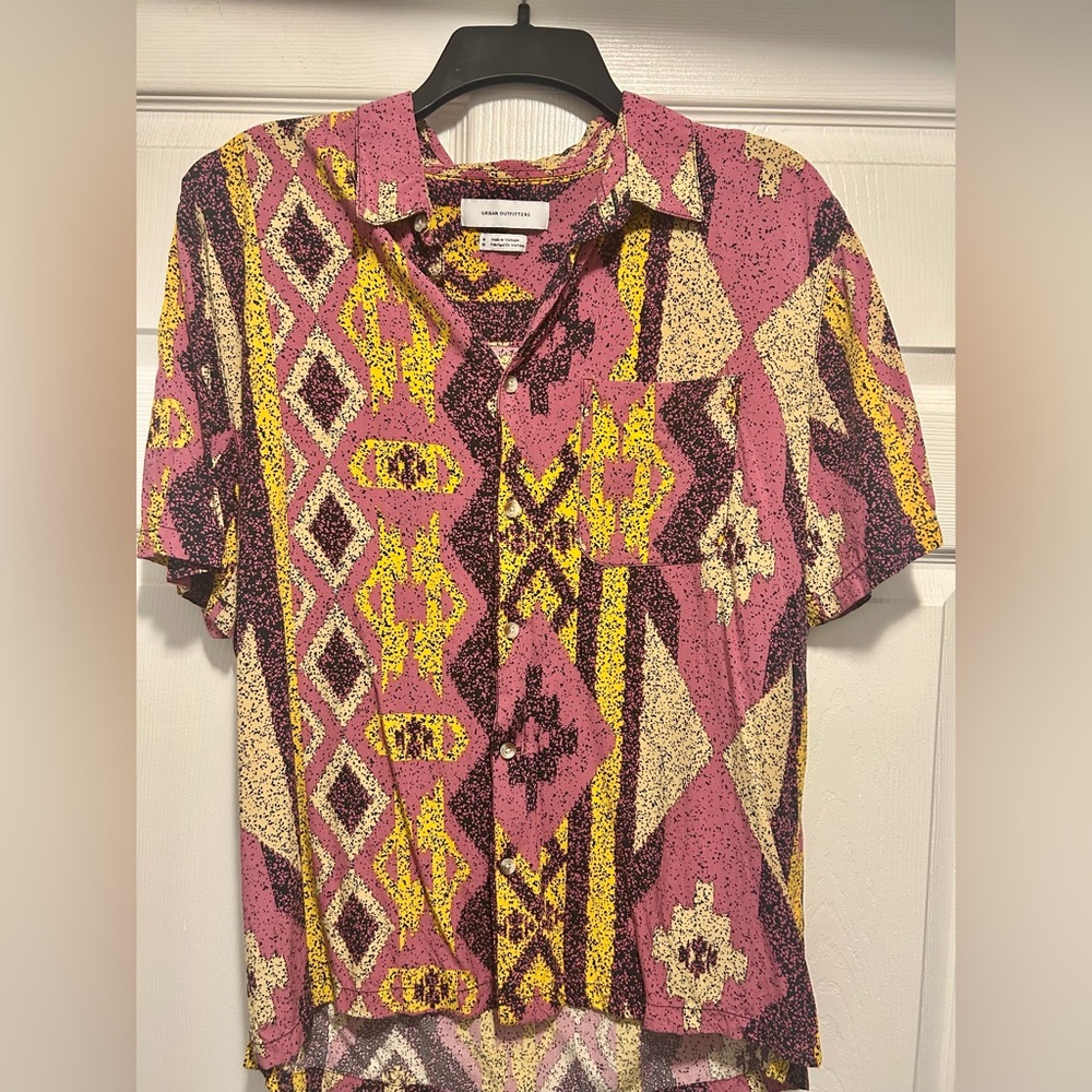 UO Diamond Stripe Short-Sleeve Rayon Shirt